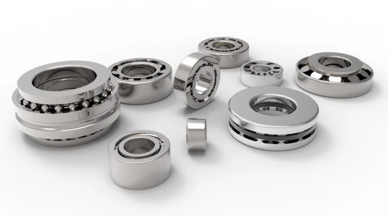 様々な種類のKMTベアリングが配置された画像